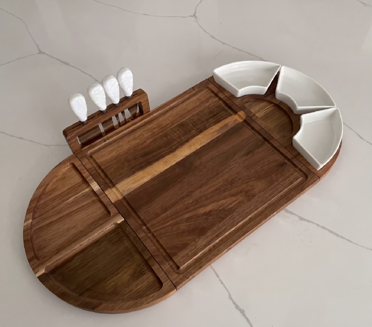 Multi-functional tray with knife and fork holders(Image2) Multi-functional tray with knife and fork holders(Image2)