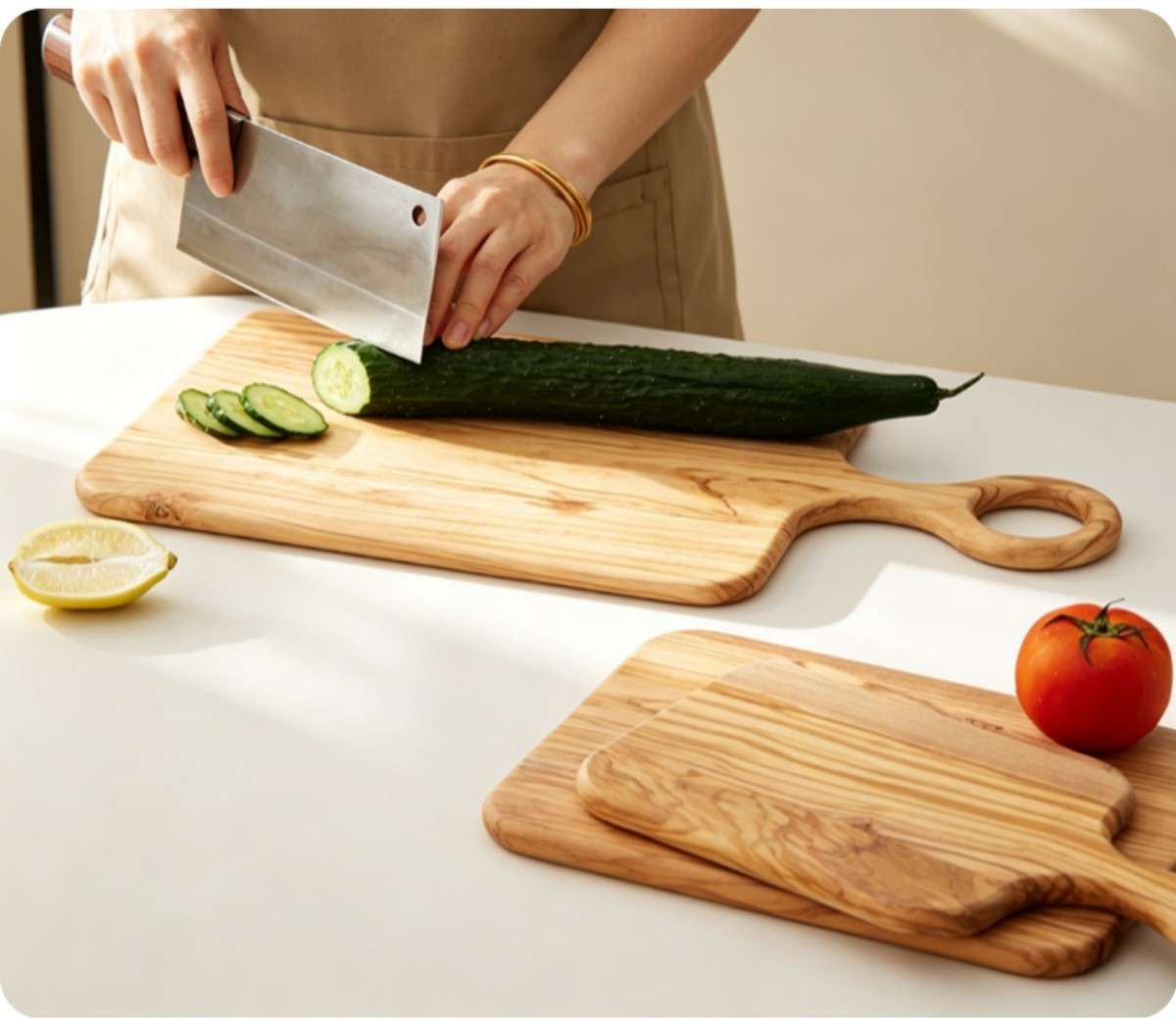 Olive wood chopping board(Image1) Olive wood chopping board(Image1)